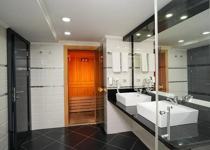 Hotel Nk 4*